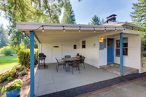 Vintage Cottage by Leaburg Canal w/ Large Yard!