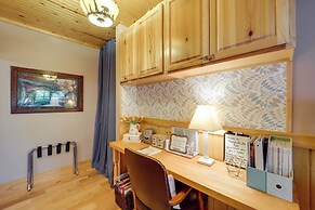 West Jefferson Vacation Rental Near River