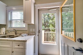 Chic Spring City Townhome on Watts Bar Lake!