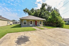 Lovely Lake Charles Duplex in Central Location!