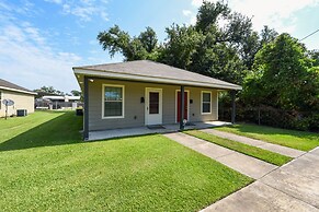 Lovely Lake Charles Duplex in Central Location!