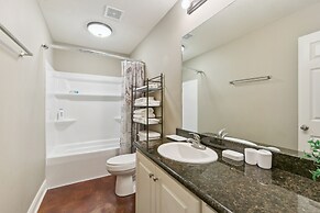 Lovely Lake Charles Duplex in Central Location!