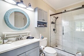 Waveland Retreat w/ Yard: Walkable Location