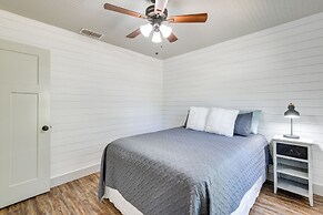 Pet-friendly Texas Home w/ Furnished Patio & Grill