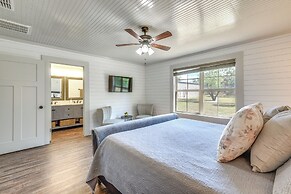 Pet-friendly Texas Home w/ Furnished Patio & Grill