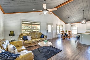 Pet-friendly Texas Home w/ Furnished Patio & Grill