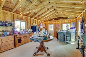 Mountain-view Montana Rental Cabin on Alpaca Farm!