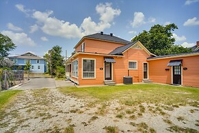 Lake Charles Vacation Rental - Walk to the Lake!