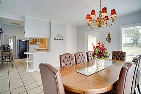 Lake Charles Vacation Rental - Walk to the Lake!