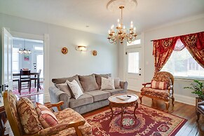 Lake Charles Vacation Rental - Walk to the Lake!