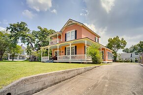 Lake Charles Vacation Rental - Walk to the Lake!