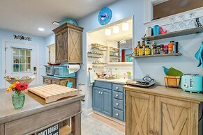 Creekside Hendersonville Haven: Hot Tub & Fire Pit