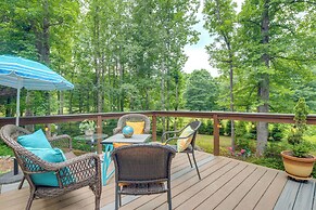 Creekside Hendersonville Haven: Hot Tub & Fire Pit