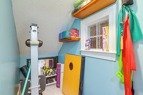 Creekside Hendersonville Haven: Hot Tub & Fire Pit