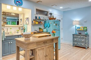 Creekside Hendersonville Haven: Hot Tub & Fire Pit