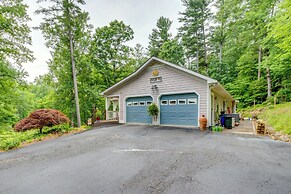 Creekside Hendersonville Haven: Hot Tub & Fire Pit