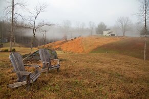 Quiet Charlottesville Hideaway in Baileys Retreat!