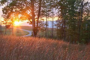 Quiet Charlottesville Hideaway in Baileys Retreat!