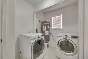 Modern Home in Edinburg: Half-mi Walk to Utrgv!