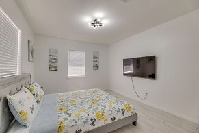 Modern Home in Edinburg: Half-mi Walk to Utrgv!