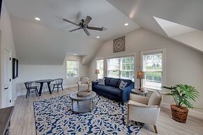 Patio & Yard: Newly Built Retreat in Ronks!