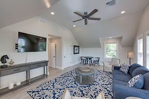 Patio & Yard: Newly Built Retreat in Ronks!