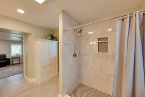 Patio & Yard: Newly Built Retreat in Ronks!