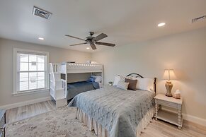 Patio & Yard: Newly Built Retreat in Ronks!