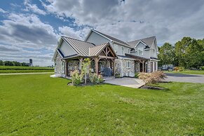 Patio & Yard: Newly Built Retreat in Ronks!