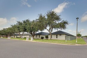 Welcoming Edinburg Apartment - Pet Friendly!