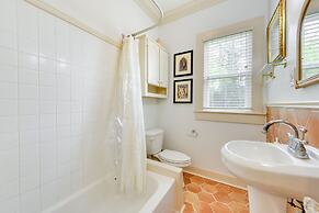 Charming Lake Charles Vacation Rental w/ Yard