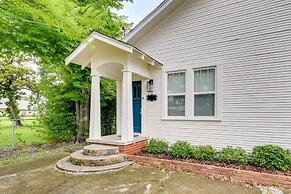 Charming Lake Charles Vacation Rental w/ Yard
