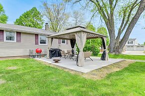 Retro Green Bay Home: Steps to Lambeau Field!