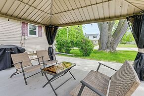 Retro Green Bay Home: Steps to Lambeau Field!