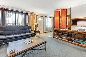 Retro Green Bay Home: Steps to Lambeau Field!