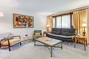 Retro Green Bay Home: Steps to Lambeau Field!