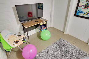 Retro Green Bay Home: Steps to Lambeau Field!