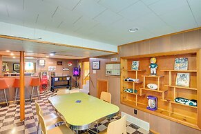 Retro Green Bay Home: Steps to Lambeau Field!