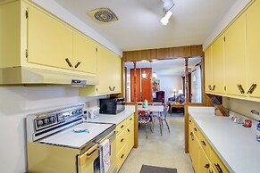 Retro Green Bay Home: Steps to Lambeau Field!