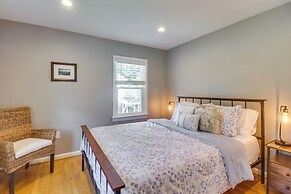 Charming Retreat in Charlottesville w/ Deck!