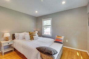 Charming Retreat in Charlottesville w/ Deck!