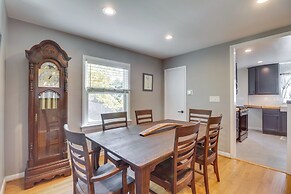 Charming Retreat in Charlottesville w/ Deck!