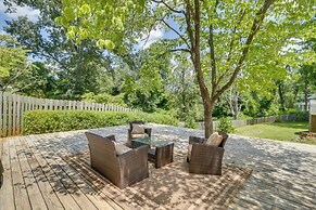 Charming Retreat in Charlottesville w/ Deck!