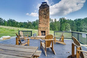 Cozy Charlottesville Getaway in Bailey's Retreat