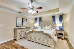 Pensacola Home w/ Private Lanai, 9 Mi to Downtown!