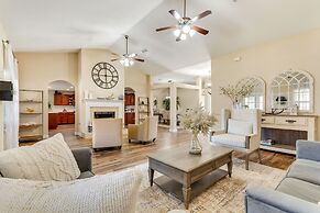 Pensacola Home w/ Private Lanai, 9 Mi to Downtown!