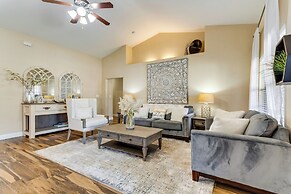 Pensacola Home w/ Private Lanai, 9 Mi to Downtown!