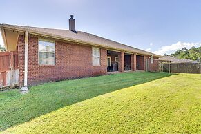 Pensacola Home w/ Private Lanai, 9 Mi to Downtown!