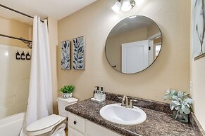 Pensacola Home w/ Private Lanai, 9 Mi to Downtown!