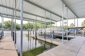 Fire Pit & Dock: Lake of the Ozarks Retreat!